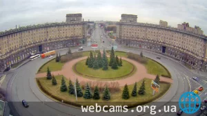 Веб-камера на Комсомольской площади в Санкт-Петербурге